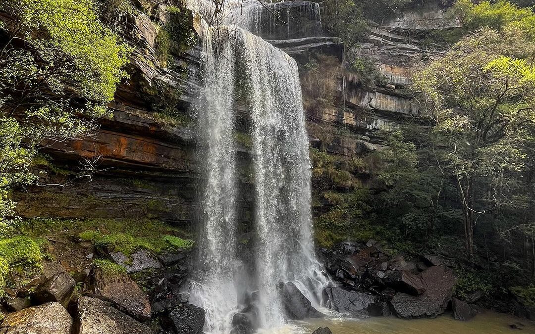 Cachoeira e Gruta do Índio